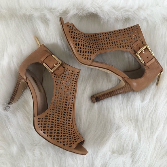 Louise et Cie Shoes - Louise et Cie tan perforated ankle heels 7.5
